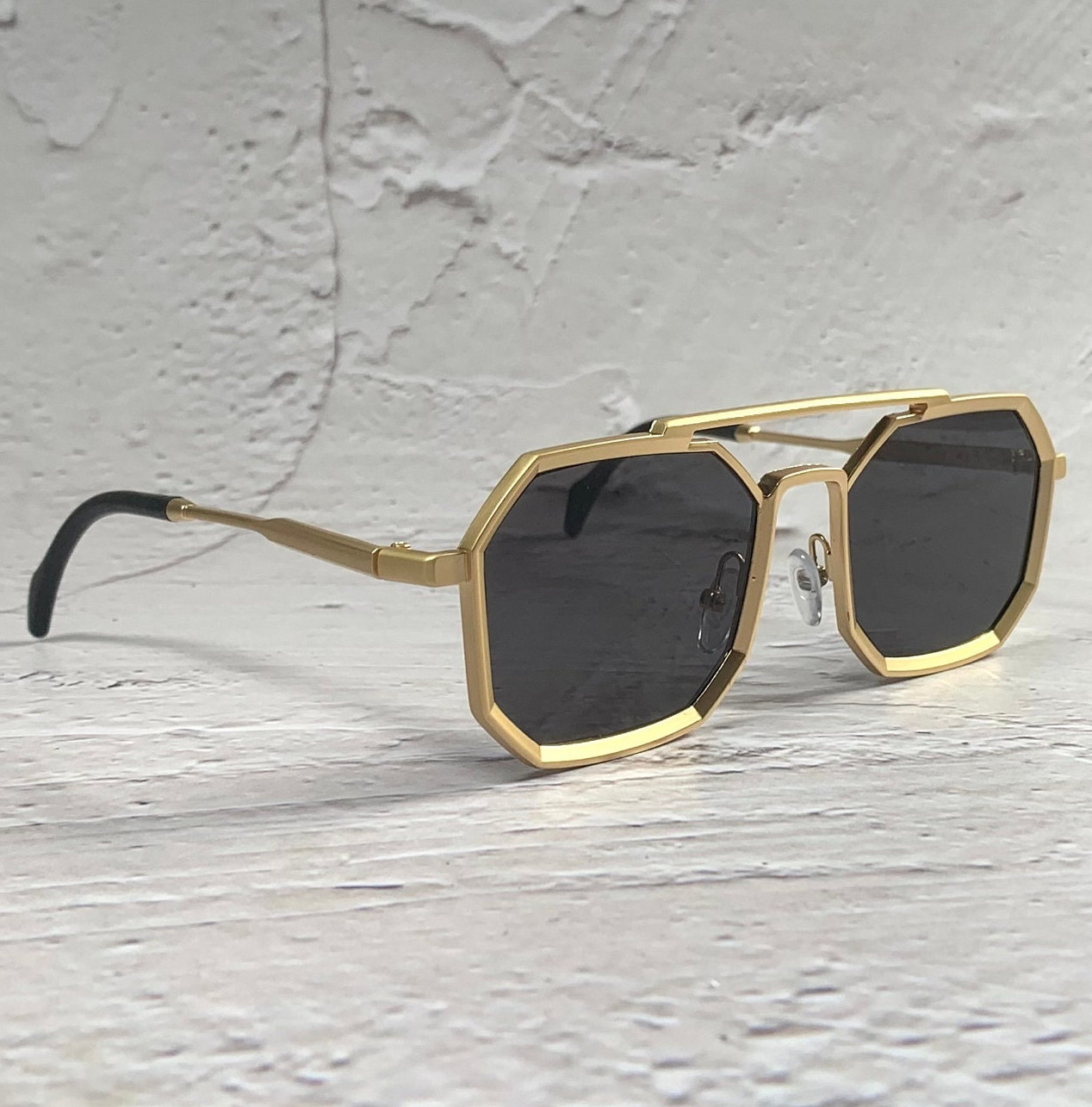 Fashionable polygonal metal frame sunglasses