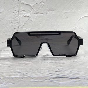 Futuristic large frame one-piece sunglasses