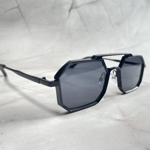 Futuristic polygonal sunglasses - Image 6