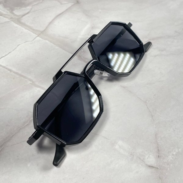Futuristic polygonal sunglasses - Image 4